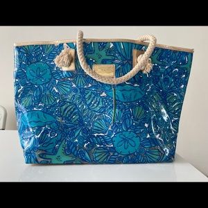 LILLY PULITZER SHORELINE TOTE PLASTIC ( NWT )